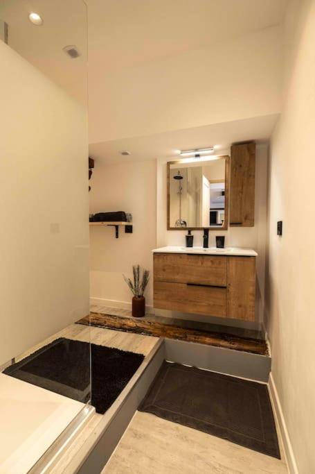 Cocon Sous Les Toits Apartment อัลแบร์วิลล์ ภายนอก รูปภาพ